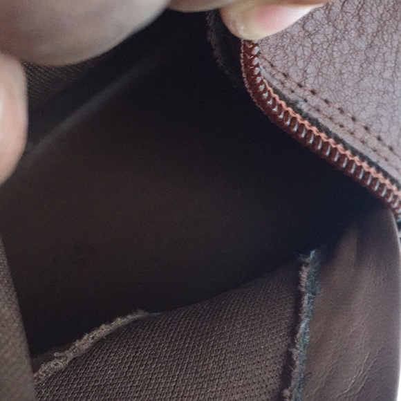 Tan brown boots, with zipper on the side. - Picture 6 of 6